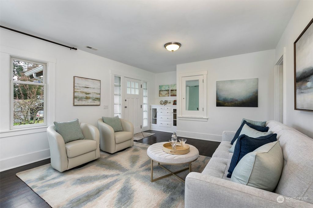 Photo of 712 N 117th Street, Seattle, WA 98133 (MLS # 2207398)