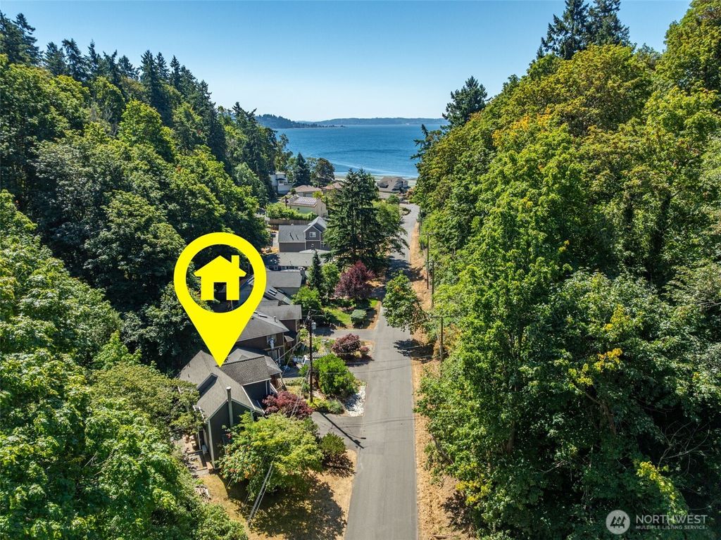 Photo of 11616 Seola Beach Drive SW, Burien, WA 98146 (MLS # 2419763)