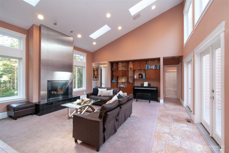 233 Raintree Lane