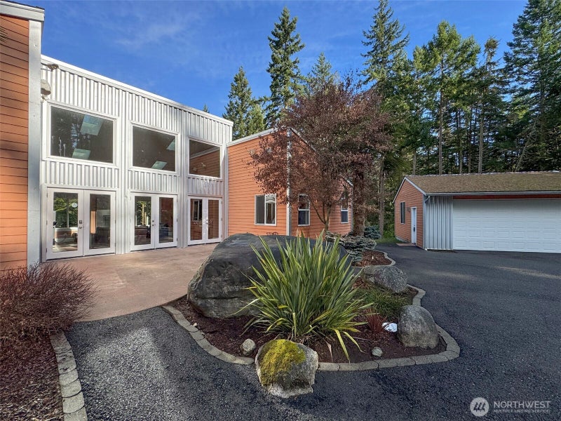 233 Raintree Lane