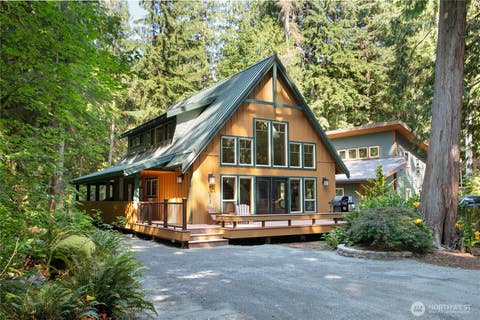Photo of 7073 Rainier Way, Glacier, WA 98244 (MLS # 2567815)