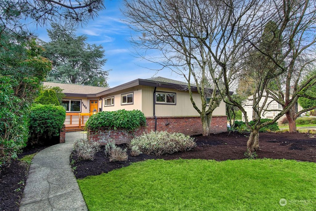 Photo of 7205 40th Avenue NE, Seattle, WA 98115 (MLS # 2028771)