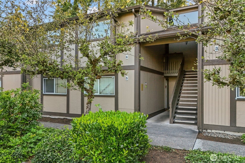 Photo of 4705 176th Street SW #B6, Lynnwood, WA 98037 (MLS # 2587156)