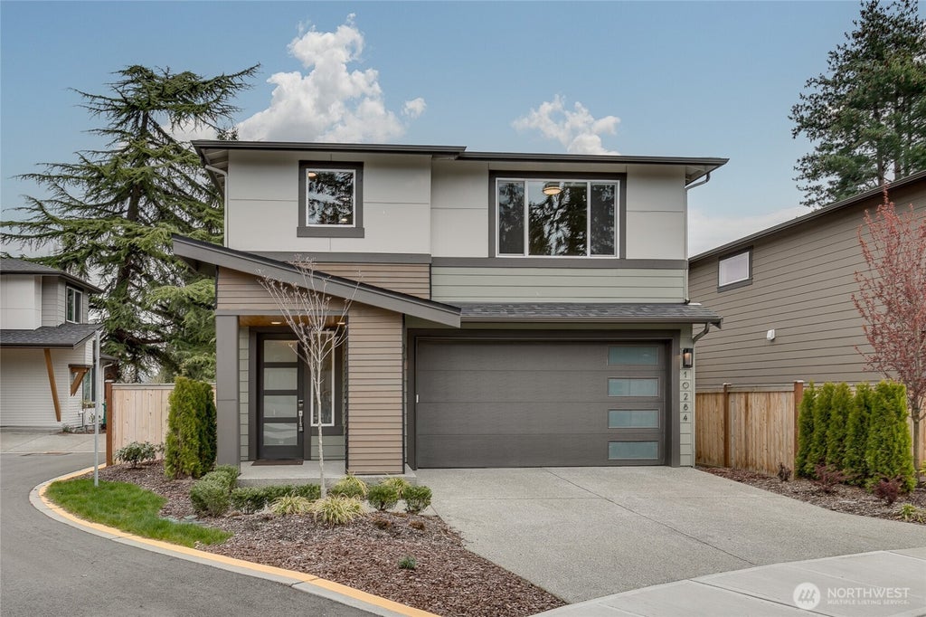 Photo of 10284 133rd Court NE, Kirkland, WA 98033 (MLS # 2576373)