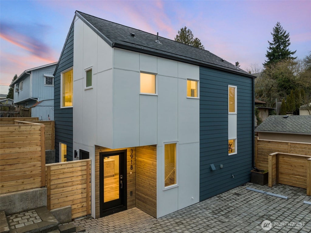 Photo of 3918 S Juneau Street, Seattle, WA 98118 (MLS # 2552594)