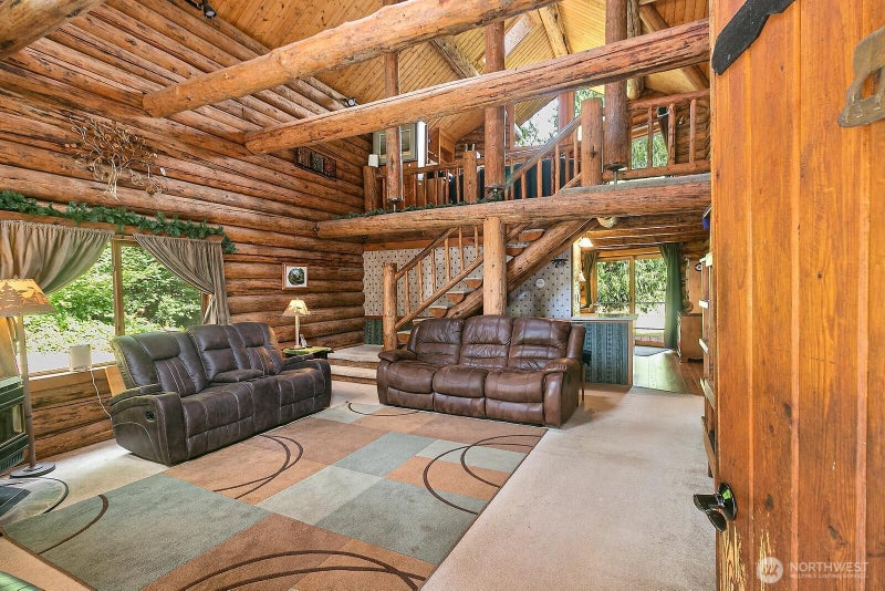 8643 Winslow Drive SW