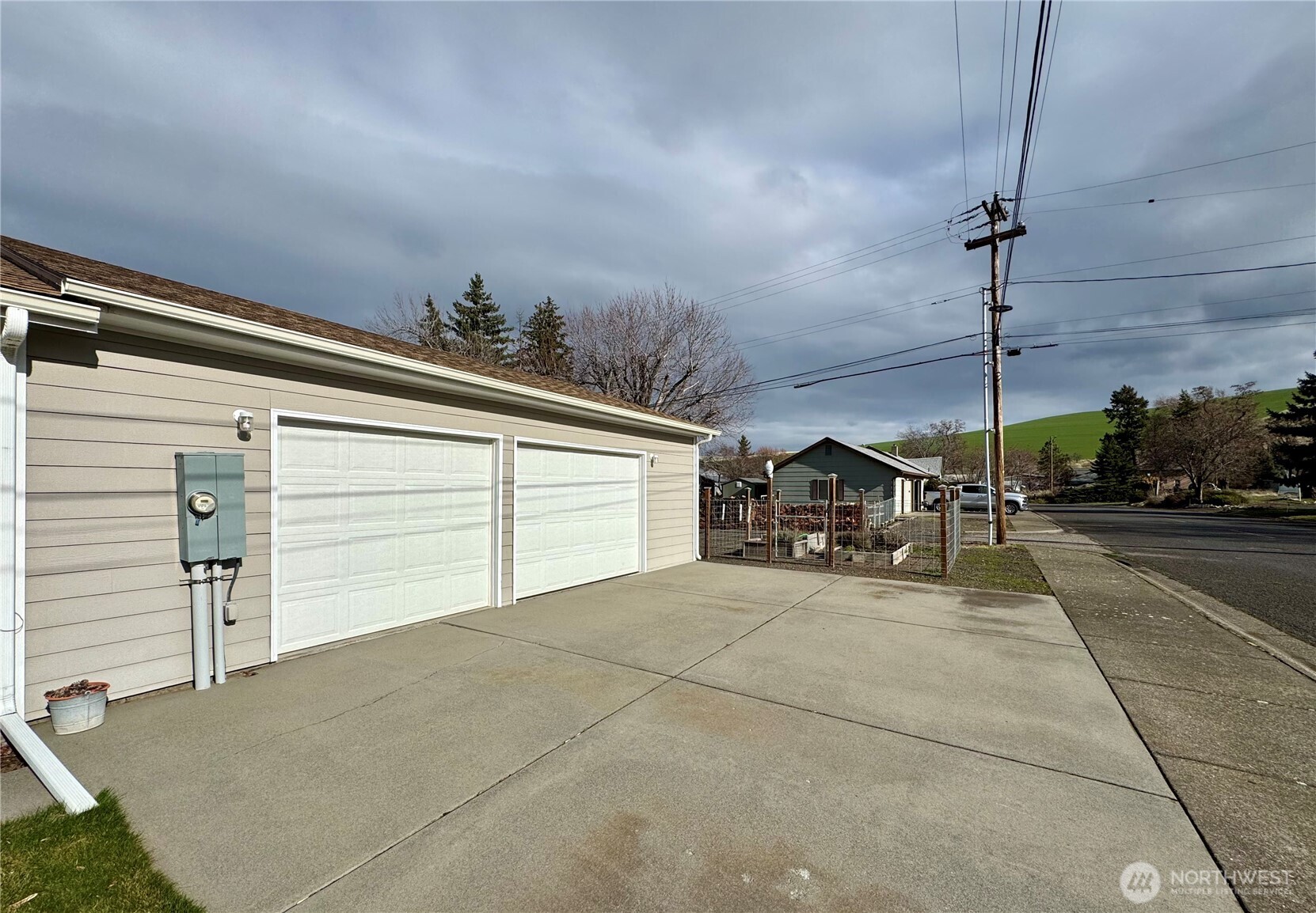 301 E Touchet Street