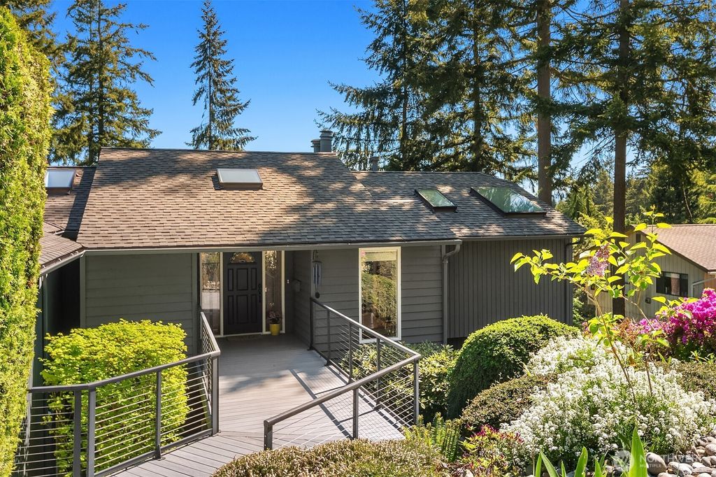Photo of 4906 157th Avenue SE, Bellevue, WA 98006 (MLS # 2382521)
