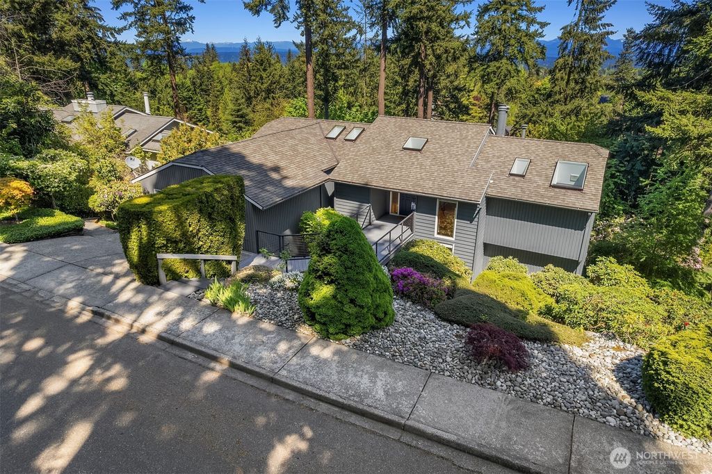 Photo of 4906 157th Avenue SE, Bellevue, WA 98006 (MLS # 2382521)