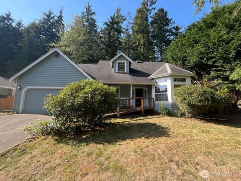 Photo of 170 Highland Drive, Port Ludlow, WA 98365 (MLS # 2441512)