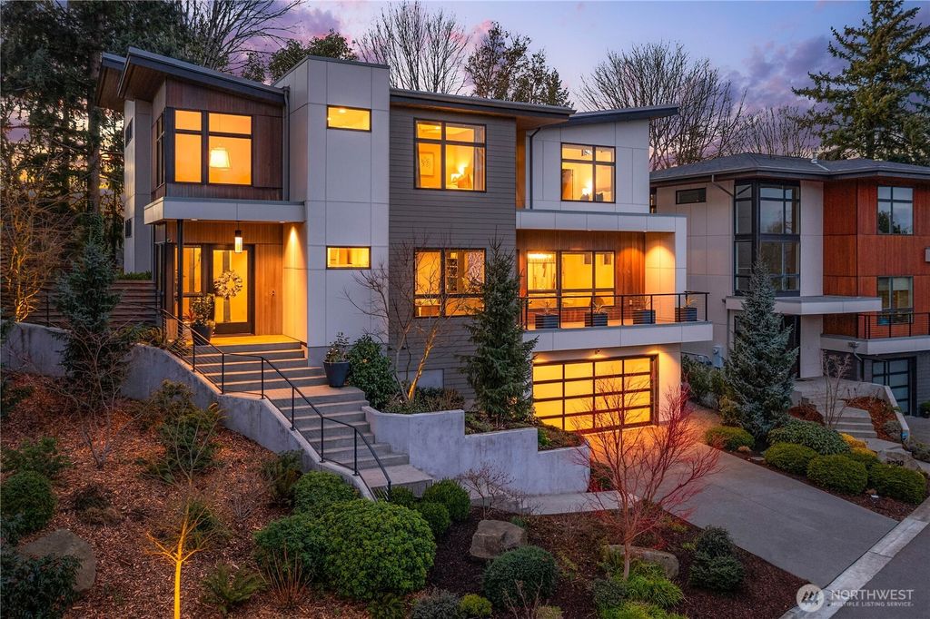 Photo of 8260 SE 31st Street, Mercer Island, WA 98040 (MLS # 2485131)