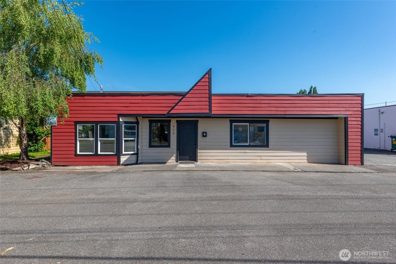 915 McLean Road