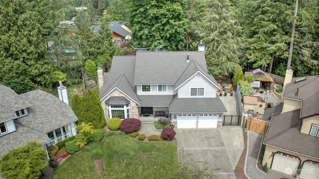 Photo of 14254 SE 180th Place, Renton, WA 98058 (MLS # 2075440)