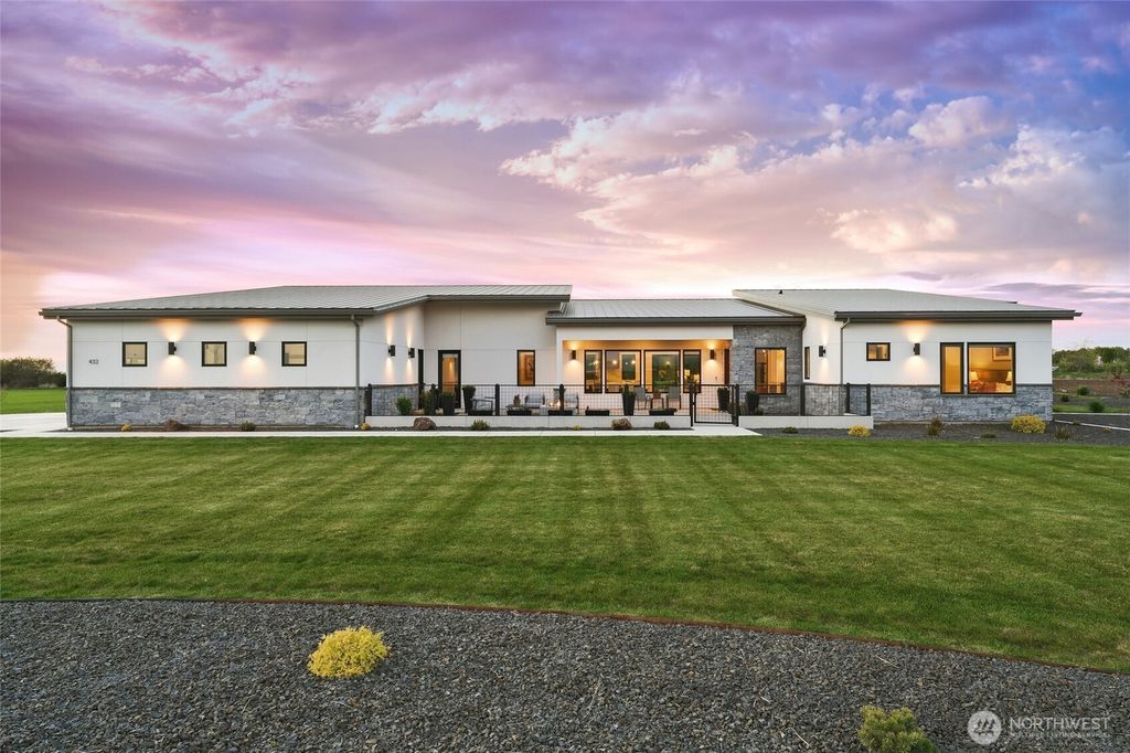 Photo of 432 Healey Drive, Walla Walla, WA 99362 (MLS # 2508257)