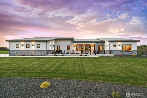 Photo of 432 Healey Drive, Walla Walla, WA 99362 (MLS # 2508257)