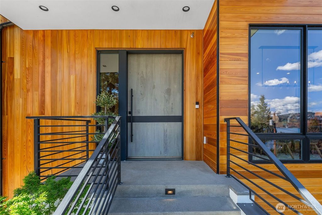 Photo of 9818 SE 42nd Place, Mercer Island, WA 98040 (MLS # 2510076)