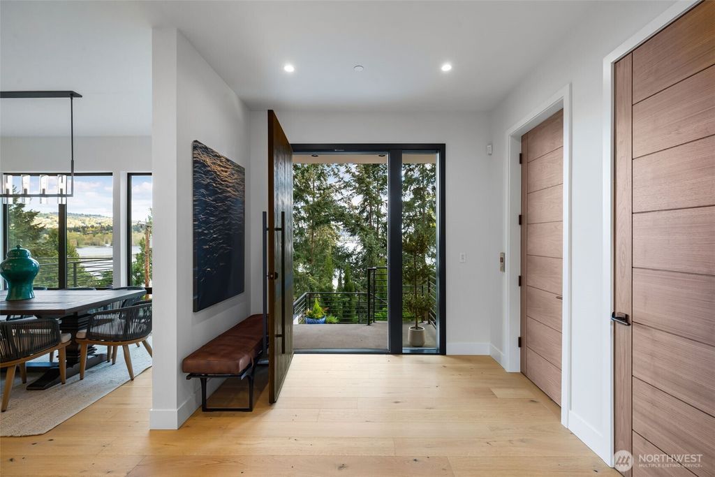 Photo of 9818 SE 42nd Place, Mercer Island, WA 98040 (MLS # 2510076)