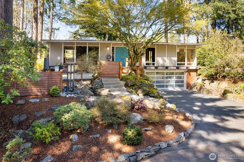 Photo of 7439 NE 123rd Place, Kirkland, WA 98034 (MLS # 2501146)