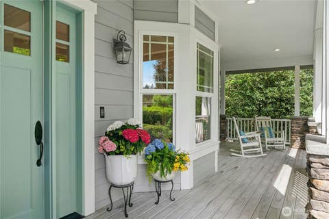 Photo of 10806 SE 16th Street, Bellevue, WA 98004 (MLS # 2488182)