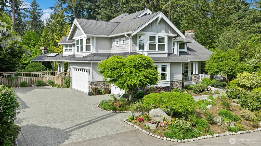 Photo of 10806 SE 16th Street, Bellevue, WA 98004 (MLS # 2488182)