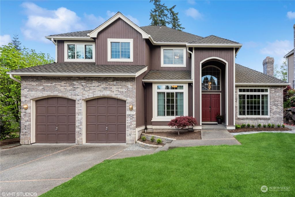 Photo of 18327 NE 99th Way, Redmond, WA 98052 (MLS # 2058579)