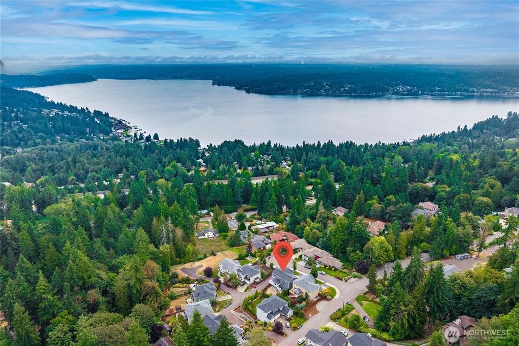 Photo of 4285 167th Court SE, Bellevue, WA 98006 (MLS # 2426035)