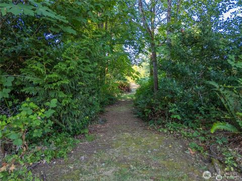 Photo of 16621 188th Avenue SE #1&2, Renton, WA 98058 (MLS # 2463027)