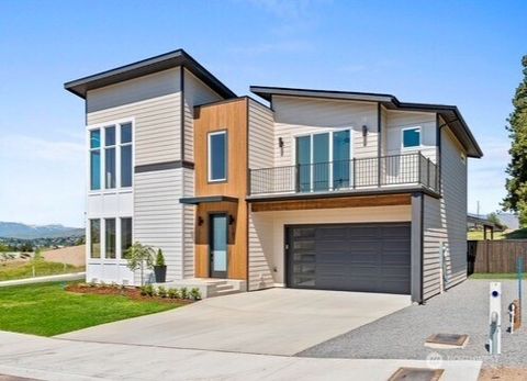 107 Chadwick Street NW East Wenatchee WA 98802