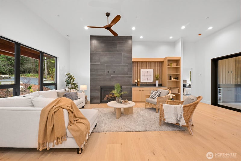 166 Soundview Drive