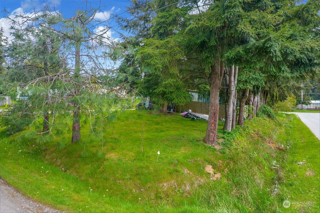 Photo of 12325 Freeway Place, Everett, WA 98208 (MLS # 2029046)