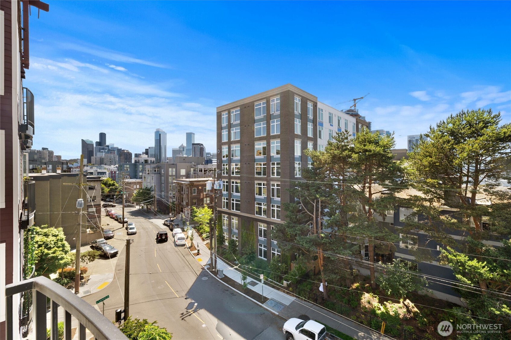 124 Bellevue Ave E 504