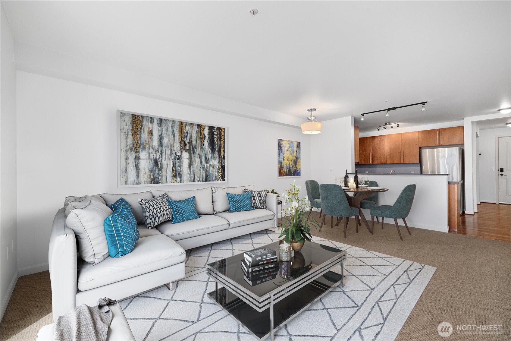 124 Bellevue Ave E 504