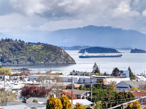 Photo of 2913 K Avenue, Anacortes, WA 98221 (MLS # 2508955)