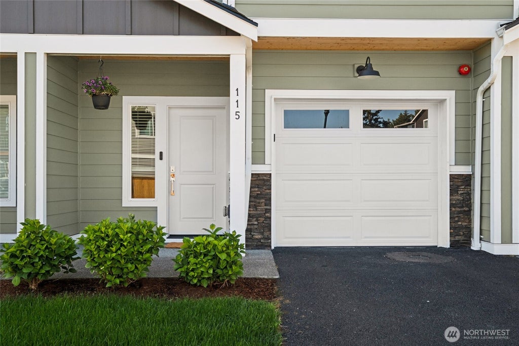 Photo of 115 SW 181st Place, Normandy Park, WA 98166 (MLS # 2589612)