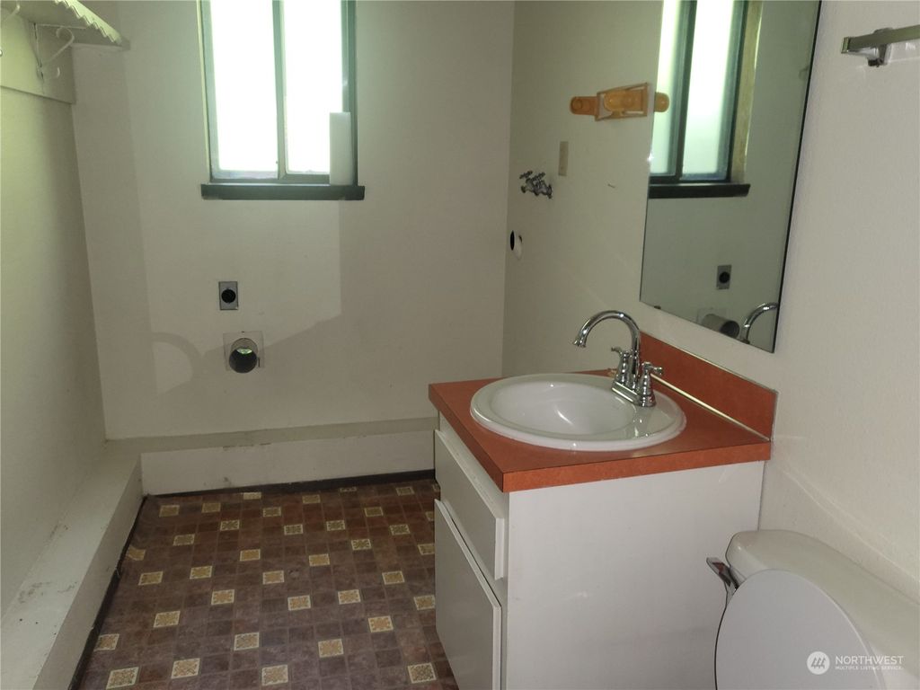 Photo of 2601 Talbot Crest Drive S, Renton, WA 98055 (MLS # 2145520)