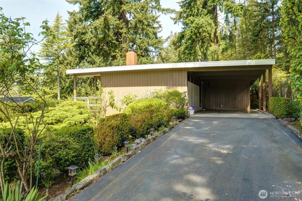 Photo of 2214 SW 152nd Street, Burien, WA 98166 (MLS # 2369037)