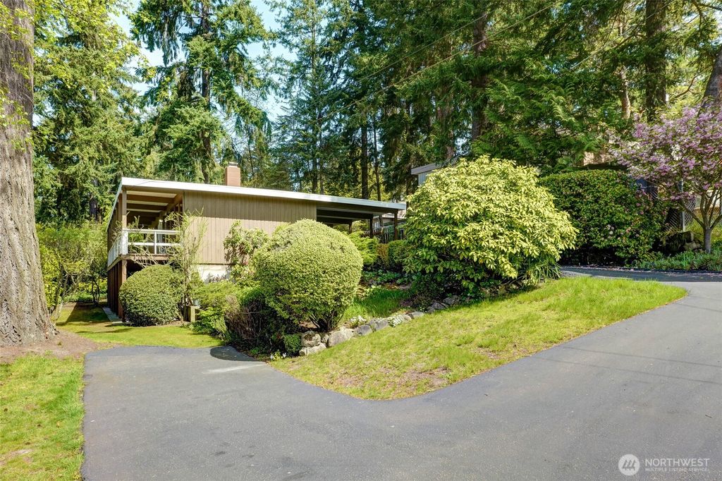 Photo of 2214 SW 152nd Street, Burien, WA 98166 (MLS # 2369037)