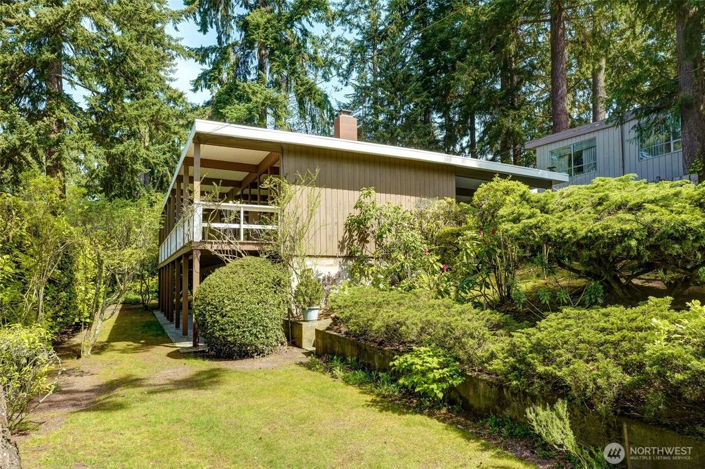Photo of 2214 SW 152nd Street, Burien, WA 98166 (MLS # 2369037)