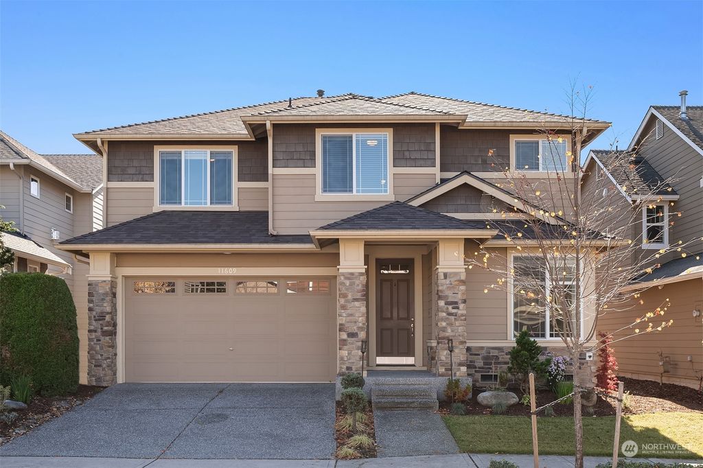 Photo of 11609 SE 63rd St St, Bellevue, WA 98006 (MLS # 2300701)