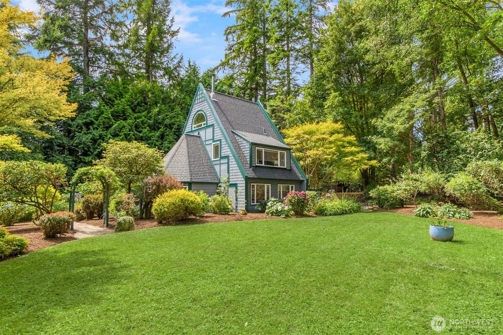 Photo of 12231 Sunrise Drive NE, Bainbridge Island, WA 98110 (MLS # 2560227)
