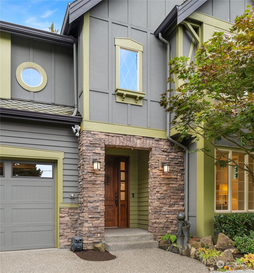 Photo of 2541 NE 91st Street, Seattle, WA 98115 (MLS # 2290822)