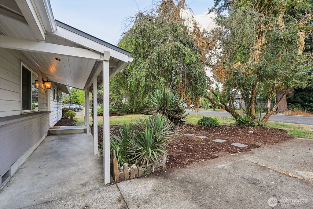 Photo of 715 Park Lane, Monroe, WA 98272 (MLS # 2417270)
