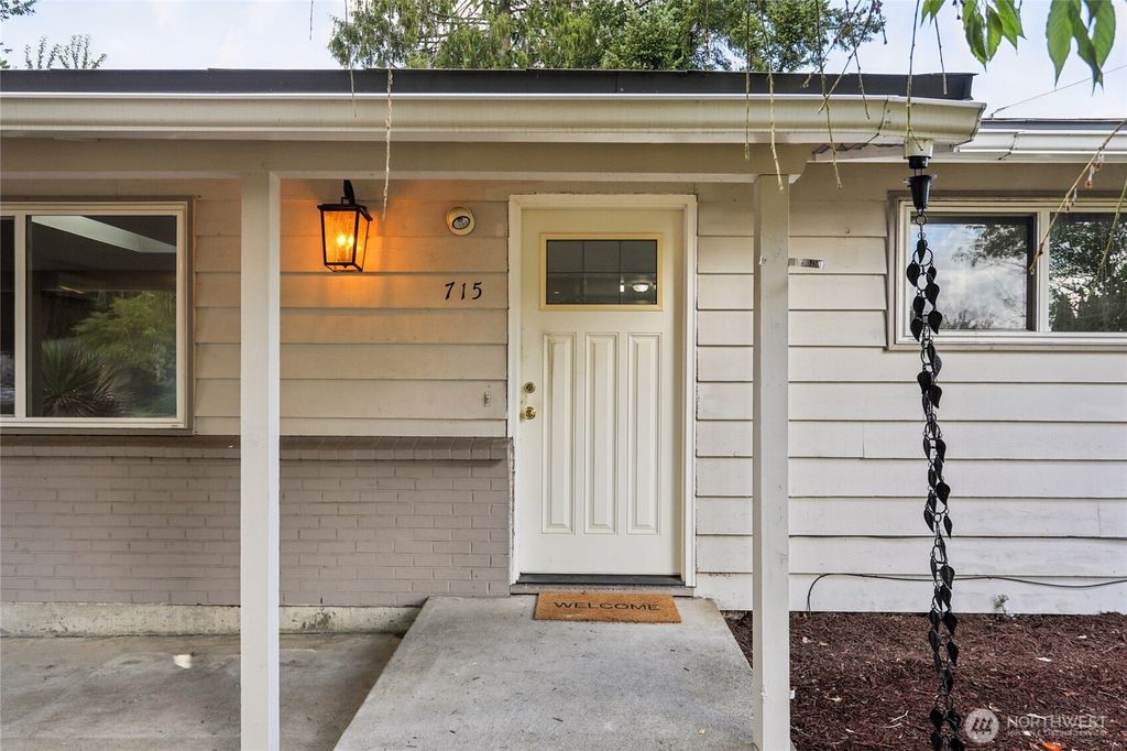 Photo of 715 Park Lane, Monroe, WA 98272 (MLS # 2417270)