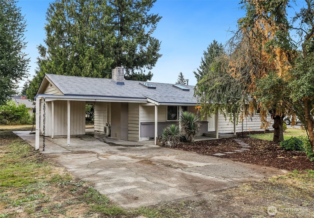 Photo of 715 Park Lane, Monroe, WA 98272 (MLS # 2417270)