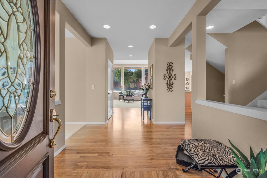 Photo of 701 153rd Place SW, Lynnwood, WA 98087 (MLS # 2136498)