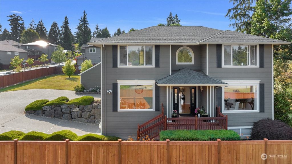 Photo of 701 153rd Place SW, Lynnwood, WA 98087 (MLS # 2136498)