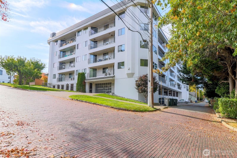 909 N I Street 202