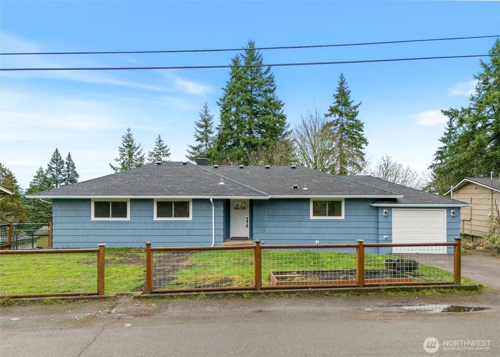 Photo of 1530 Crestview Drive, Bremerton, WA 98312 (MLS # 2468815)