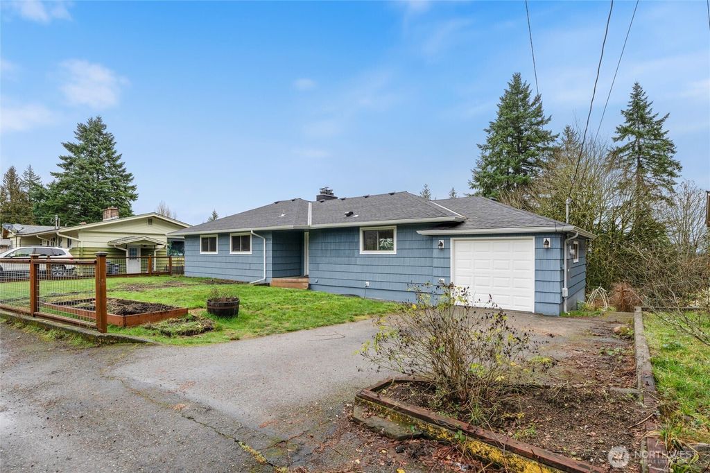 Photo of 1530 Crestview Drive, Bremerton, WA 98312 (MLS # 2468815)