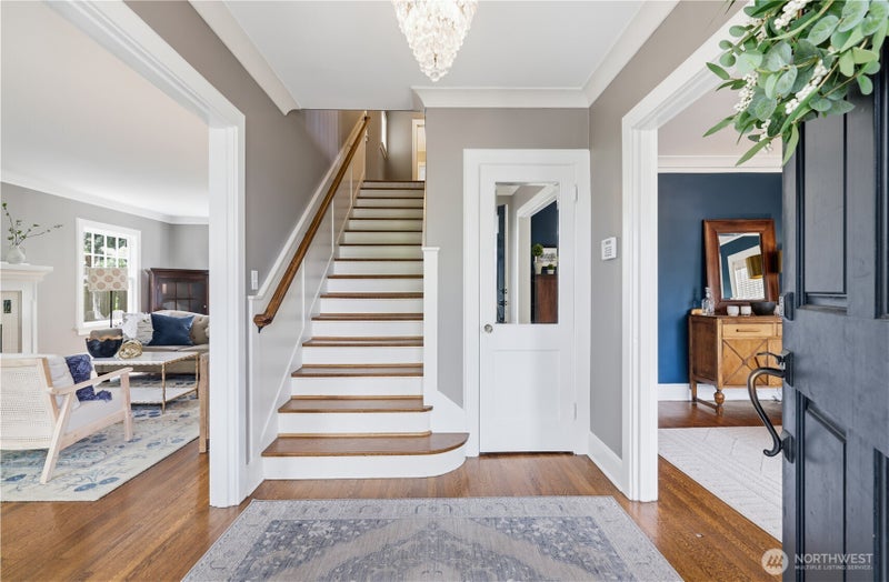 3127 Broadway E